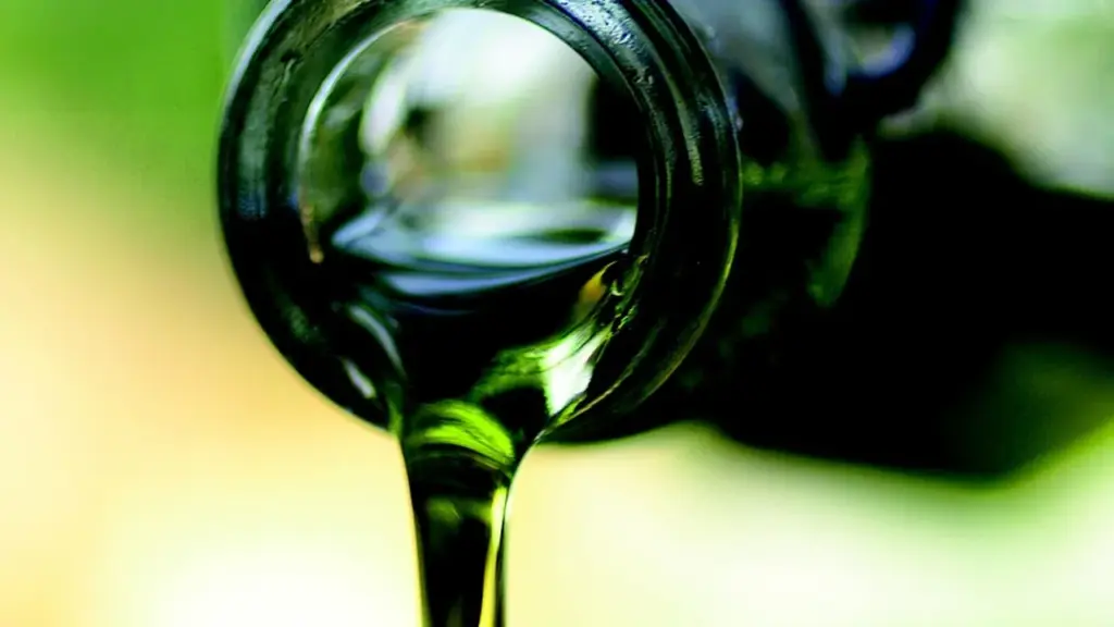 What Do Fatty Acids in Carrier Oils Really Do for Your Skin?