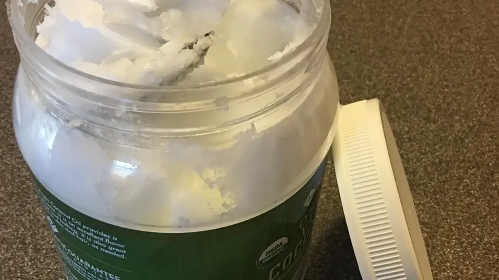 Does Coconut Oil Help Eyelash Growth and Is It Safe for Lash Extensions?